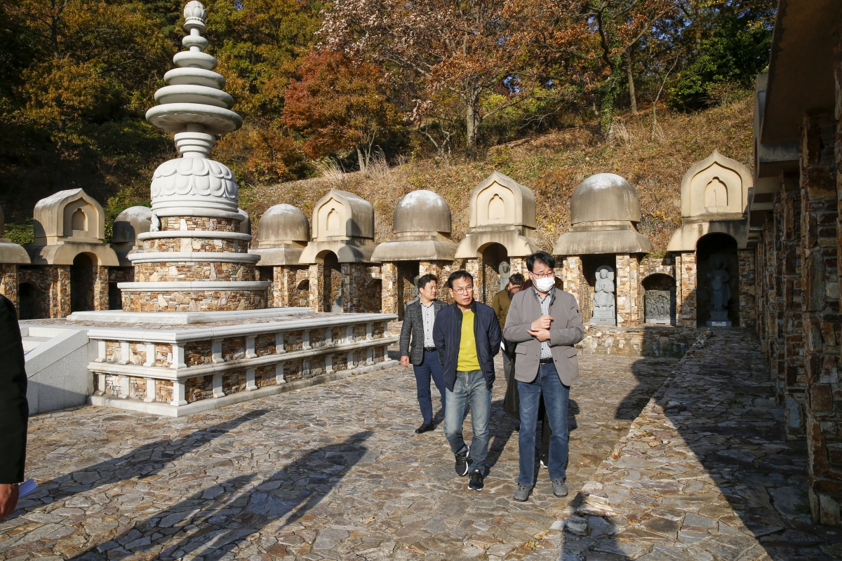 20221108-040[_P7U0560-1-폐회중 기획행정위원회 전남 영광군 백제불교 최초도래지 비교견학.jpg
