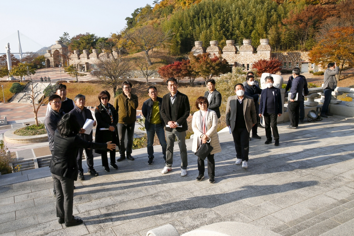 20221108-046[_P7U0580-1-폐회중 기획행정위원회 전남 영광군 백제불교 최초도래지 비교견학.jpg
