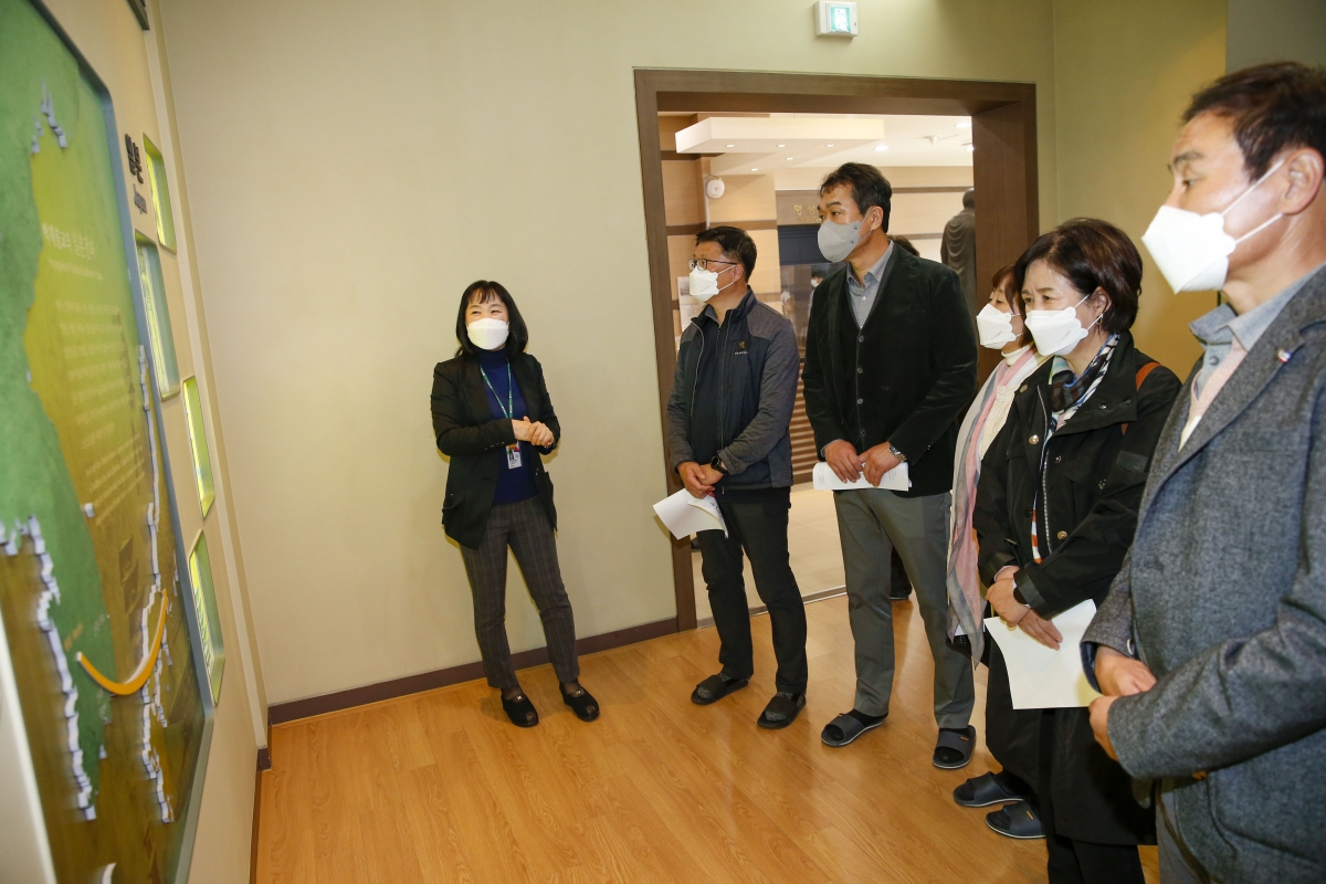 20221108-029[_P7U0537-1-폐회중 기획행정위원회 전남 영광군 백제불교 최초도래지 비교견학.jpg