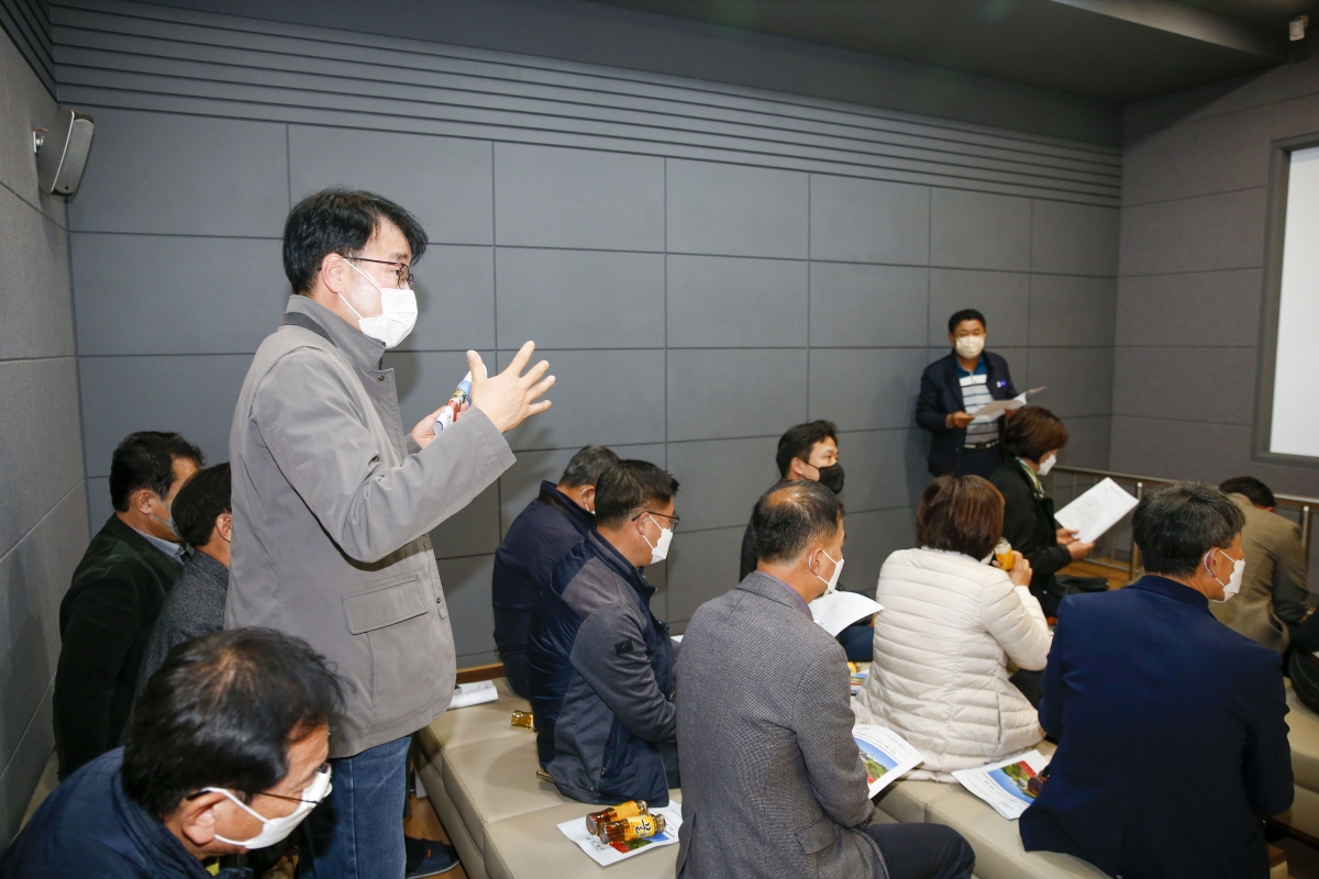 20221108-011[_P7U0503-1-폐회중 기획행정위원회 전남 영광군 백제불교 최초도래지 비교견학.jpg