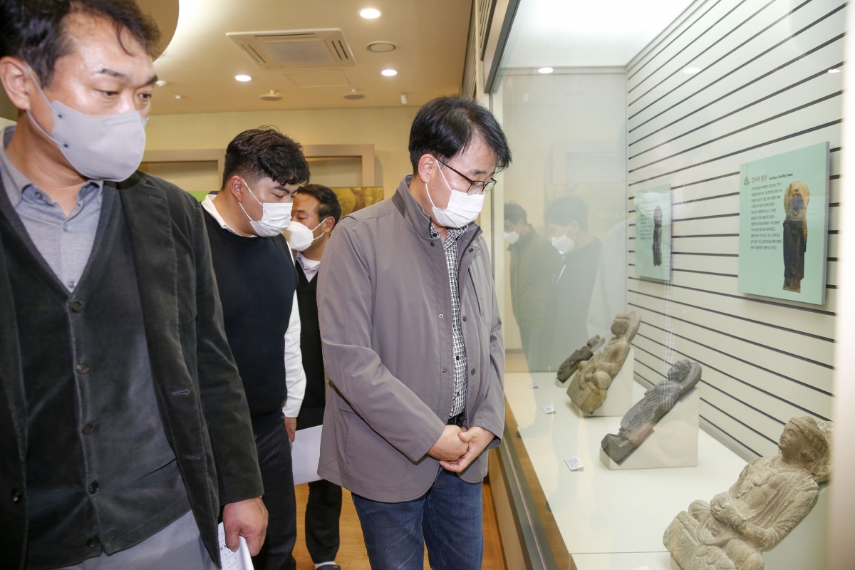 20221108-025[_P7U0529-1-폐회중 기획행정위원회 전남 영광군 백제불교 최초도래지 비교견학.jpg
