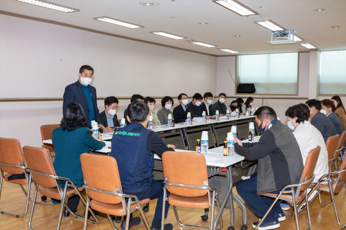 20221109-146[IMG_2840-폐회중 산업건설위원회 경남 김해시 농산물종합유통센터 비교견학.JPG