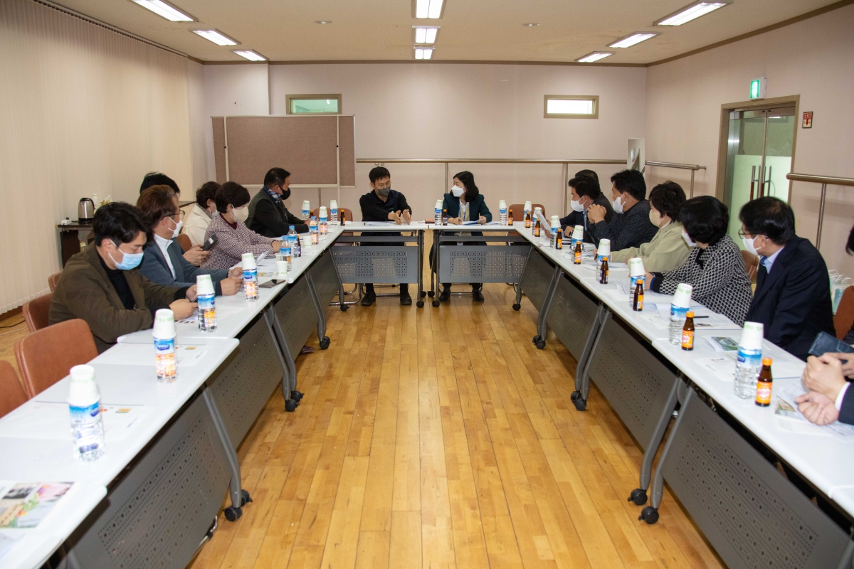 20221109-165[IMG_2879-폐회중 산업건설위원회 경남 김해시 농산물종합유통센터 비교견학.JPG