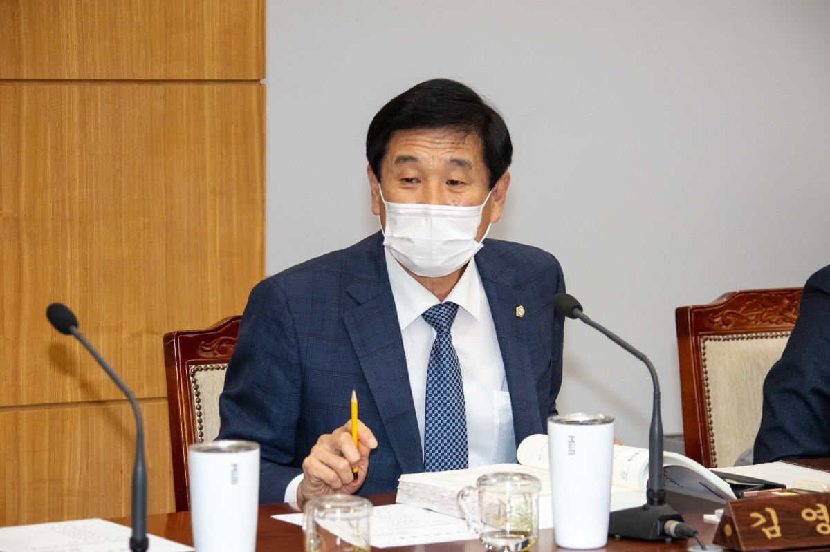 20221024-013[IMG_2792-제262회 임시회시 산업건설위원회 2023년도 주요업무계획안 보고.JPG