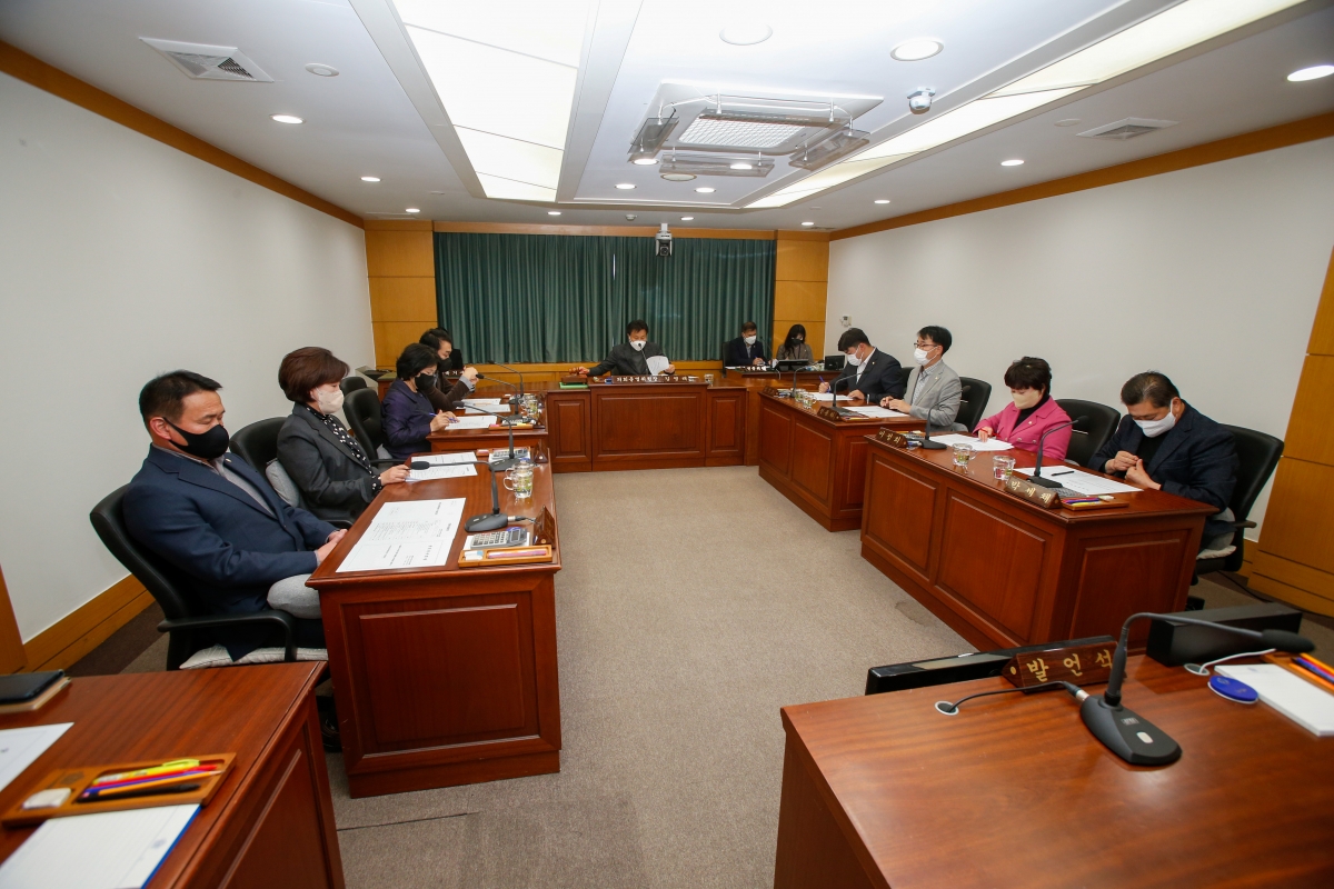 20221117-005[_P7U1520-폐회중 의회운영위원회 활동.JPG