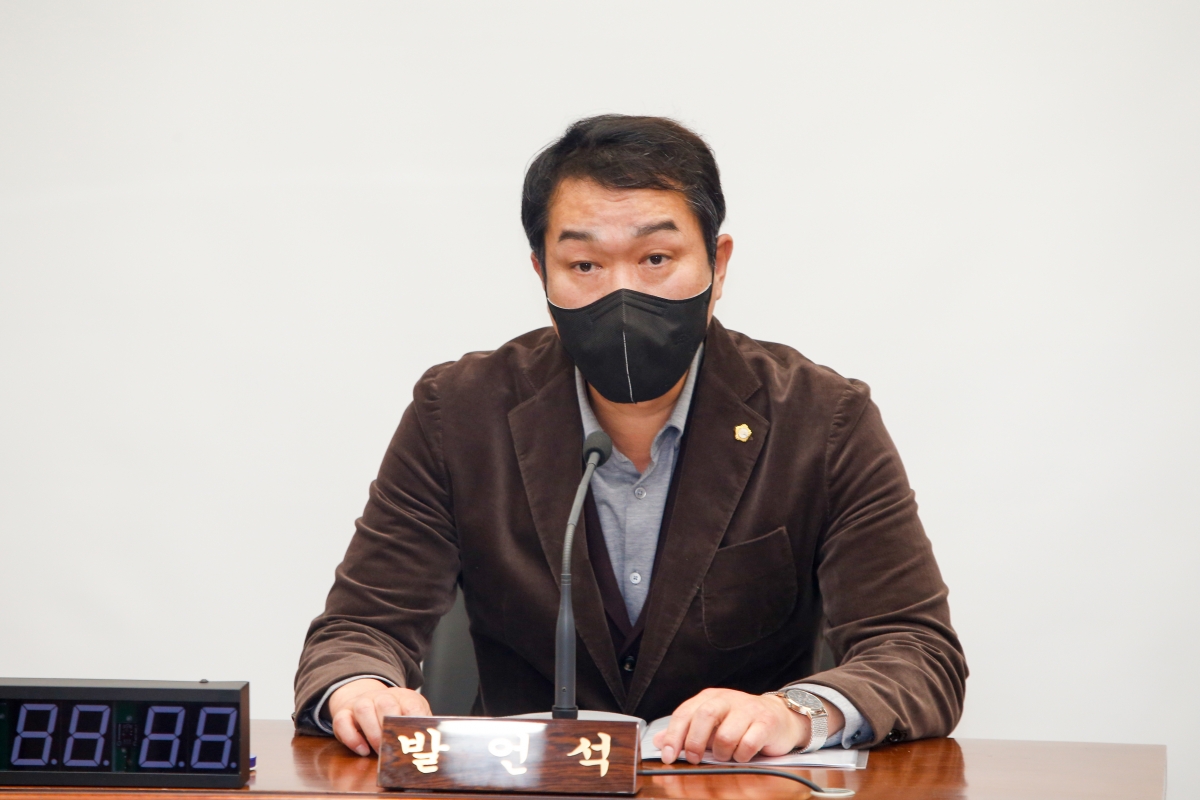 20221117-011[_P7U1525-폐회중 의회운영위원회 활동.JPG