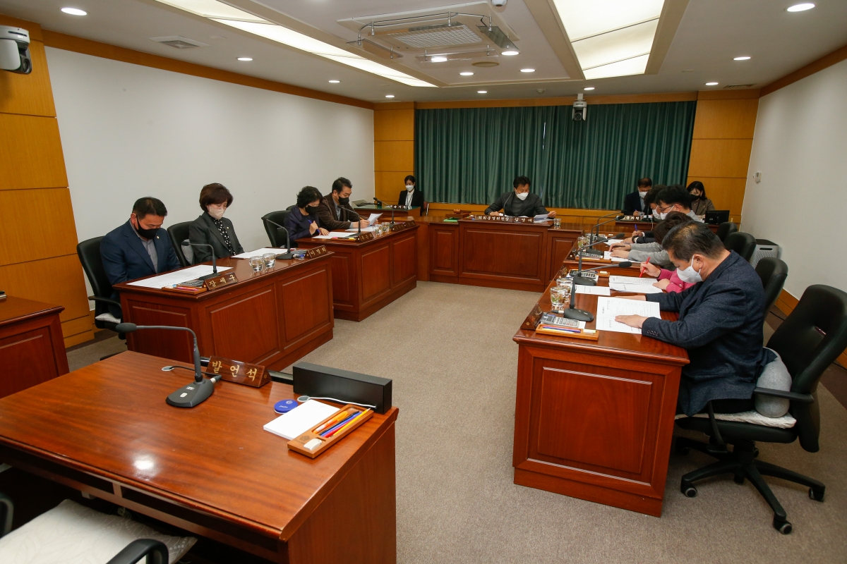 20221117-002[_P7U1507-폐회중 의회운영위원회 활동.JPG