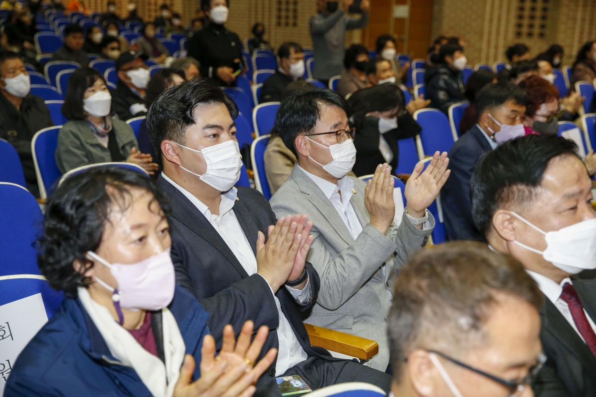 20221118-013[_P7U1672-1-대한안마사협회 경북지부 제40주년 창립기념식 및 보수교육.jpg