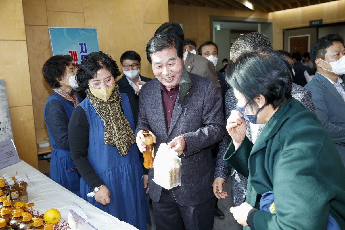 20221121-062[_P7U2001-1-제27회 농업인의 날 기념행사.jpg