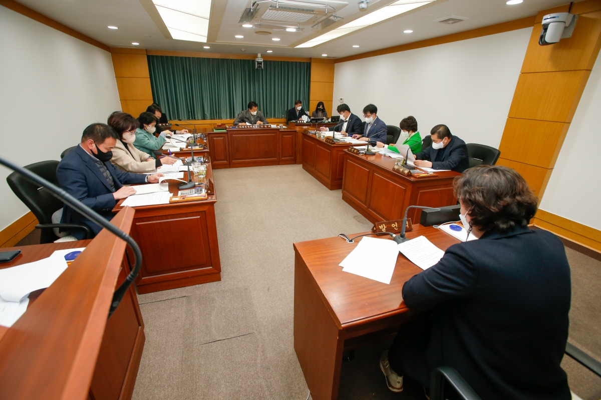 20221128-003[_P7U2972-제263회 구미시의회 제2차 정례회시 의회운영위원회 조례안 심사활동 .JPG