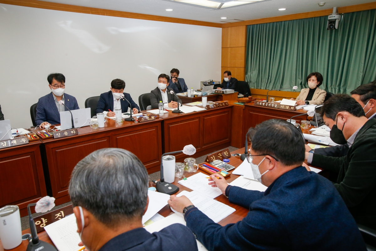 20221128-018[_P7U3110-제263회 구미시의회 제2차 정례회시 기획행정영위원회 조례안 심사활동 .JPG