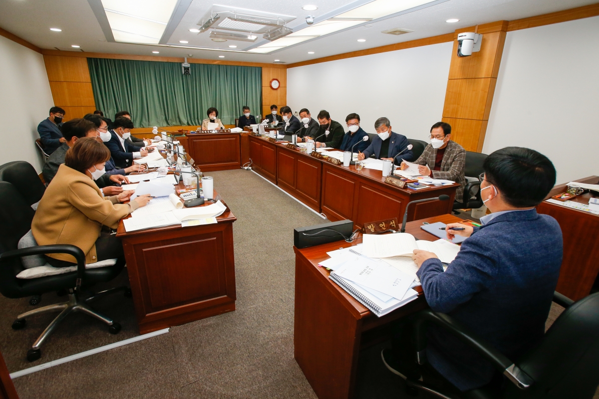 20221128-016[_P7U3105-제263회 구미시의회 제2차 정례회시 기획행정영위원회 조례안 심사활동.JPG