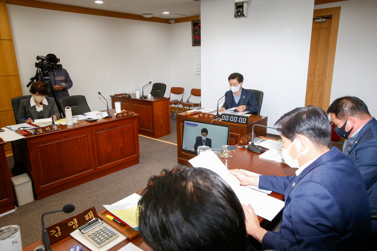 20221128-049[_P7U3084-제263회 구미시의회 제2차 정례회시 산업건설위원회 조례안 심사활동.JPG