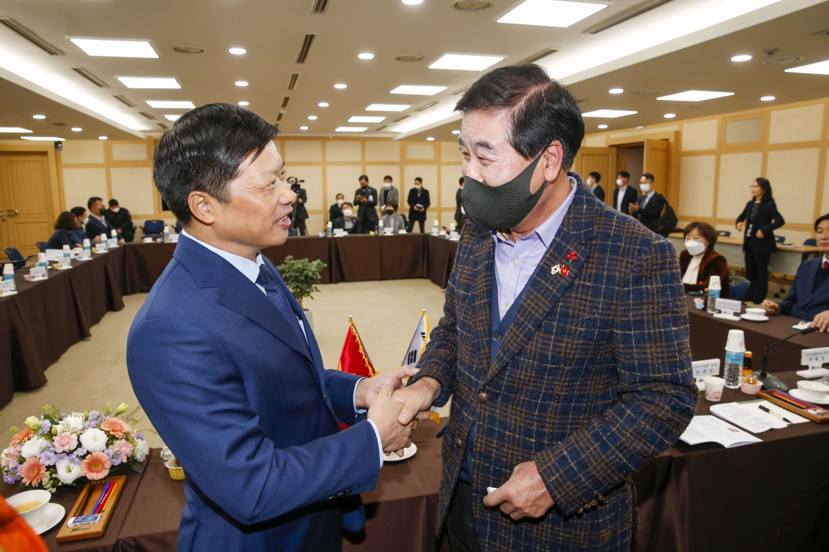 20221202-001[_P7U3780-1-베트남 박린성 다오 광 카이 부성장 구미방문 환영식.jpg