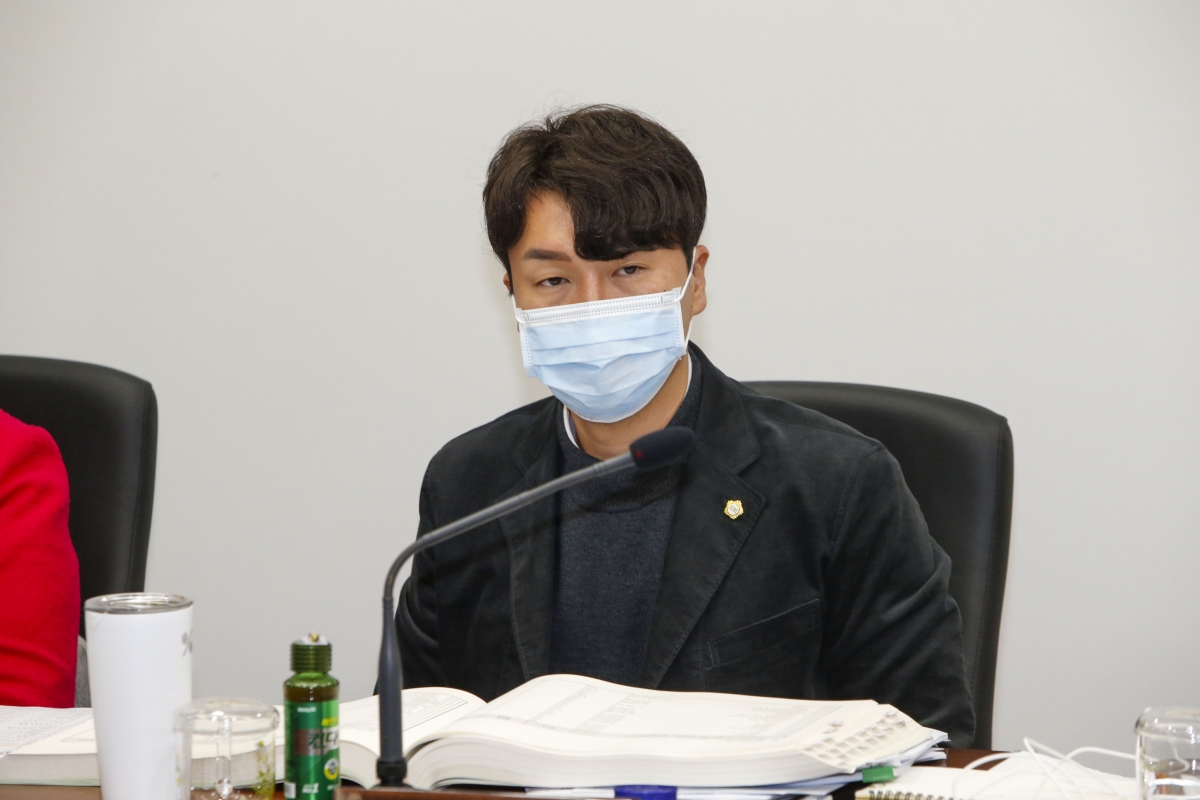 20221201-014[_P7U3627-제263회 구미시의회 제2차 정례회시  산업건설위원회 2023년도 예산안 및 기금운용계획안 예비심사활동.jpg
