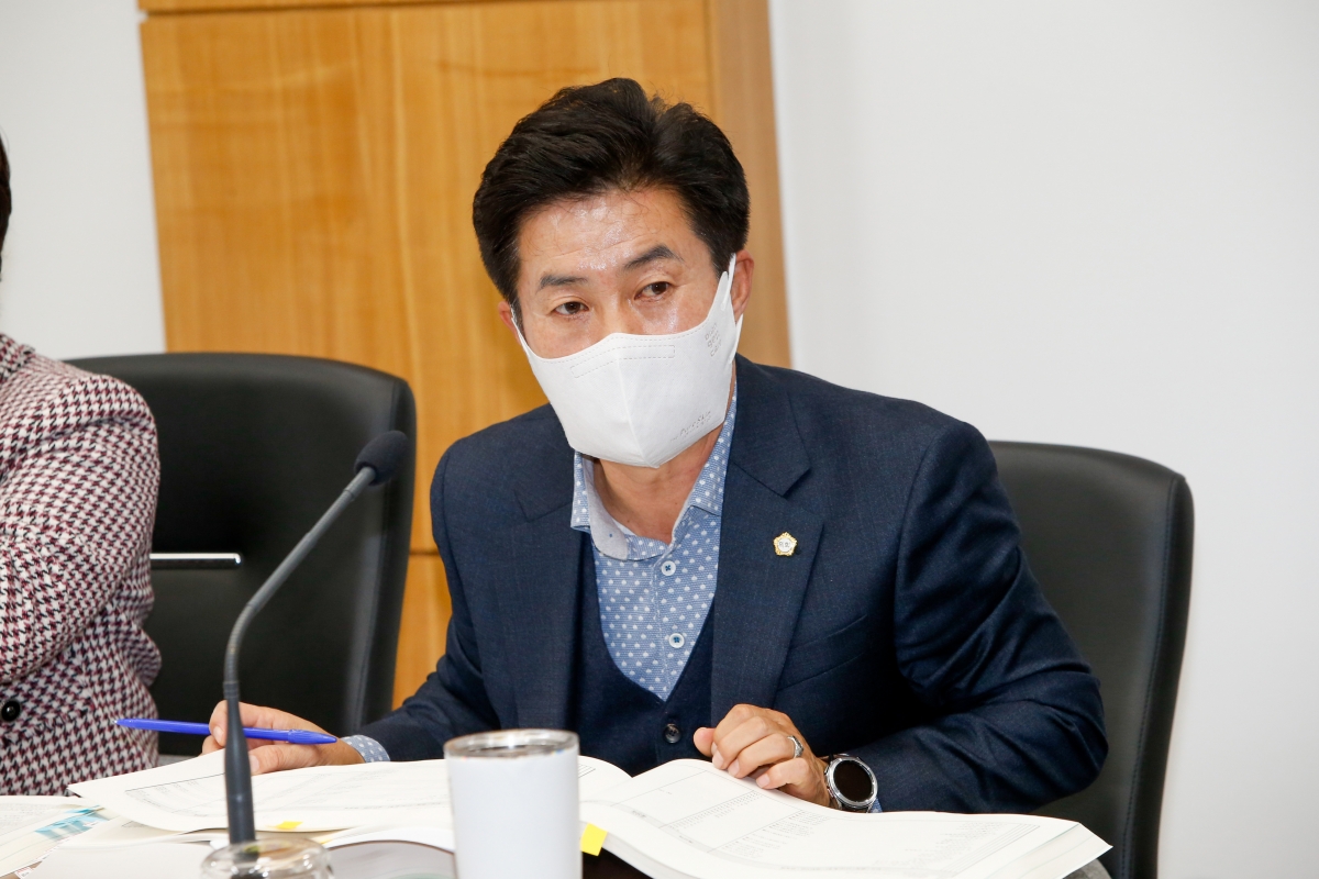 20221129-061[_P7U3273-제263회 구미시의회 제2차 정례회시 산업건설위원회 2023년도 예산안 및 기금운용계획안 예비심사활동.JPG