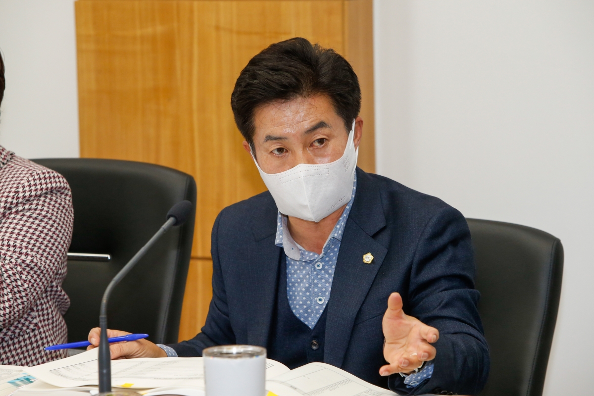 20221129-060[_P7U3272-제263회 구미시의회 제2차 정례회시 산업건설위원회 2023년도 예산안 및 기금운용계획안 예비심사활동.JPG