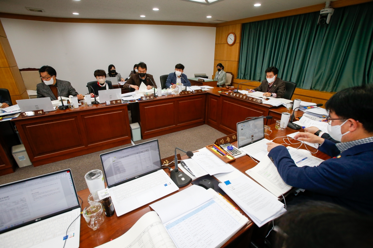 20221205-016[_P7U4465-제263회 구미시의회 제2차 정례회시 예산결산특별위원회 2023년도 예산안 및 기금운용계획안 심사활동.JPG