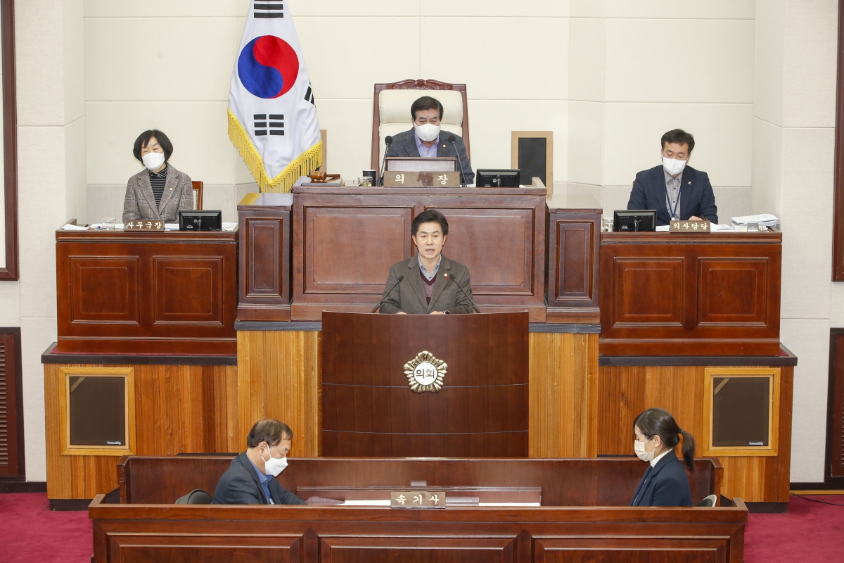 20221212-038[_P7U5554-1-제263회 구미시의회 제2차 정례회 제2차 본회의시 강승수 예산결산특별위원장 예특위 활동결과보고.jpg