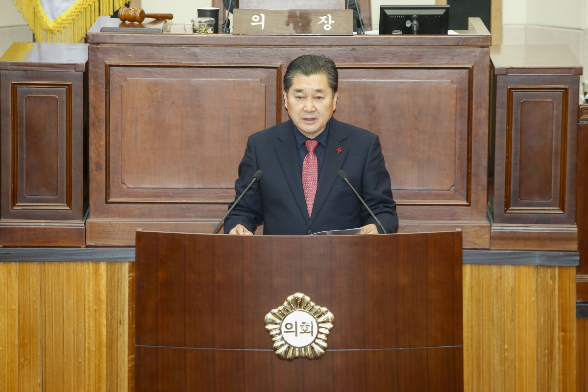 20221212-032[_P7U5535-1-제263회 구미시의회 제2차 정례회 제2차 본회의시 박세채 산업건설위원장 상임위원회 활동결과보고.jpg