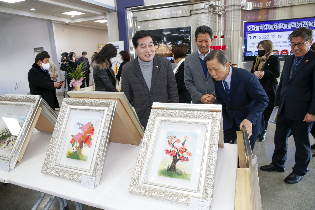 20221219-013[_P7U6408-1-한국미용장협회 경북지회 헤어아트 작품 전시회.jpg