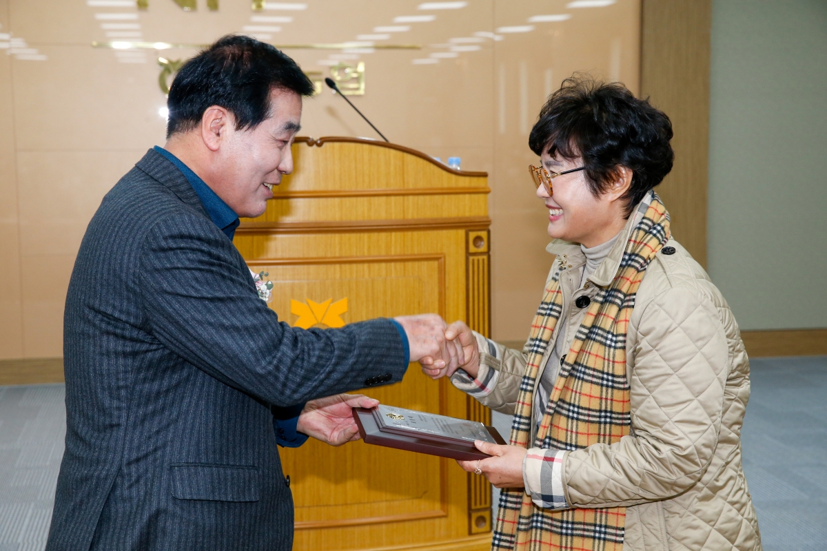 20221228-006[_P7U7154-인동농협 고향주부모임 정기총회 및 회장 이취임식 .JPG