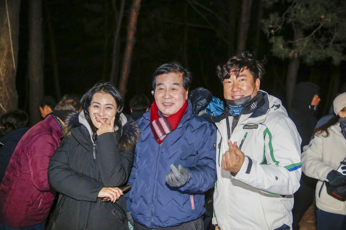 20230101-120[_P7U7787-1-2023 새해맞이 해돋이 및 시민안녕 기원제-천생산성 보존회 주관.jpg