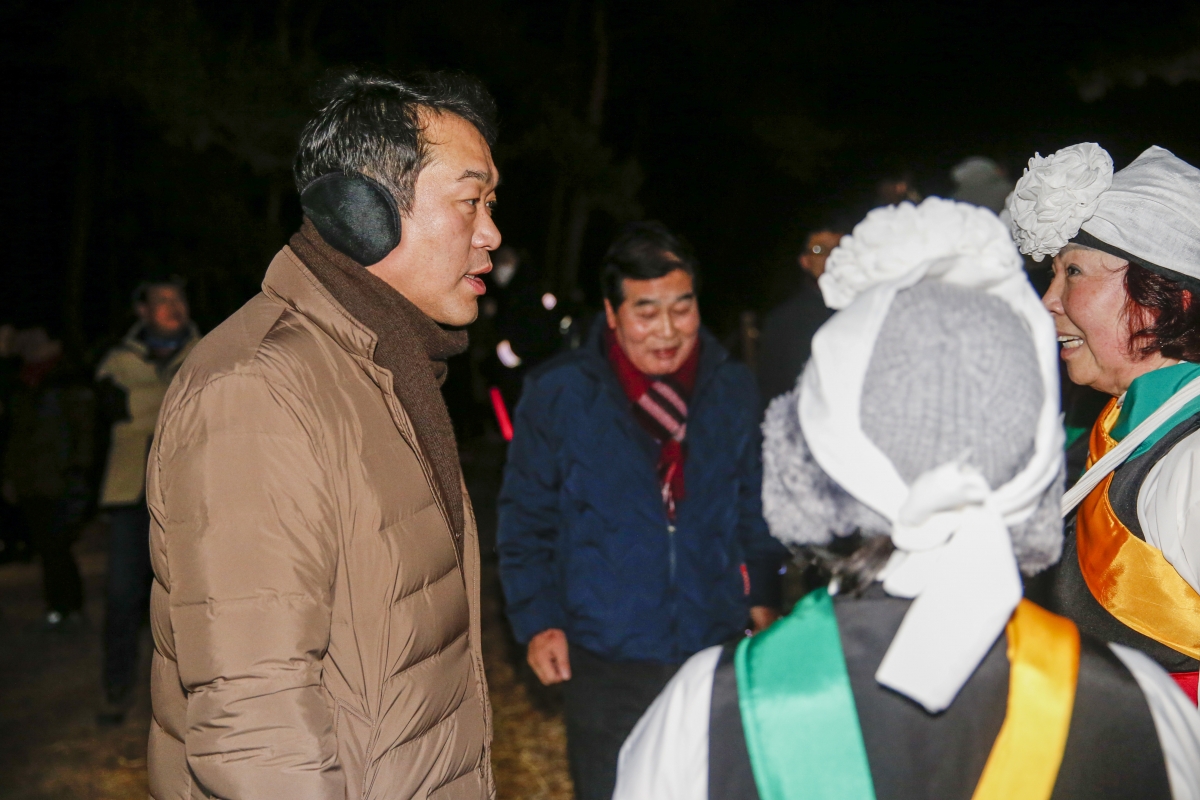 20230101-111[_P7U7757-1-2023 새해맞이 해돋이 및 시민안녕 기원제-천생산성 보존회 주관.jpg