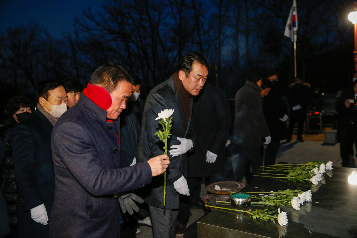 20230102-017[_P7U8007-2023 새해 충혼탑 참배.JPG