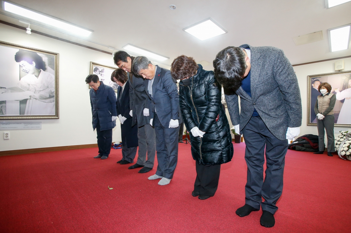 20230102-071[_P7U8149-2023 새해 박정희대통령 생가 참배.JPG