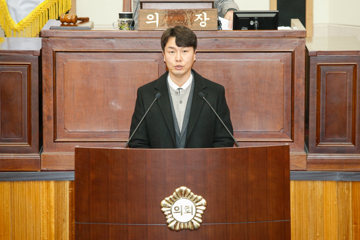 20230110-017[_P7U8620-제264회 임시회 제1차 본회의시 허민근 의원 5분 자유발언.JPG