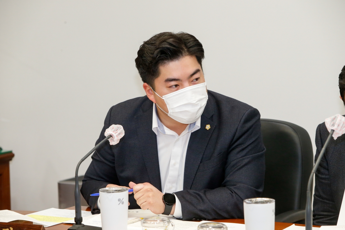 20230111-015[_P7U8773-제264회 임시회 기획행정위원회 조례안 심사활동.JPG