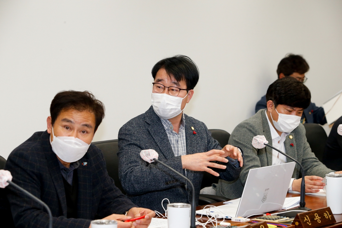 20230111-011[_P7U8762-제264회 임시회 기획행정위원회 조례안 심사활동.JPG