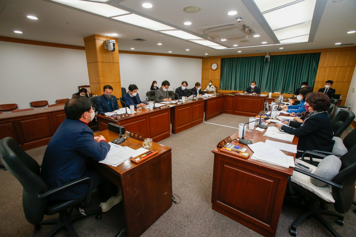 20230111-026[_P7U8847-제264회 임시회 산업건설위원회 조례안 심사활동.JPG