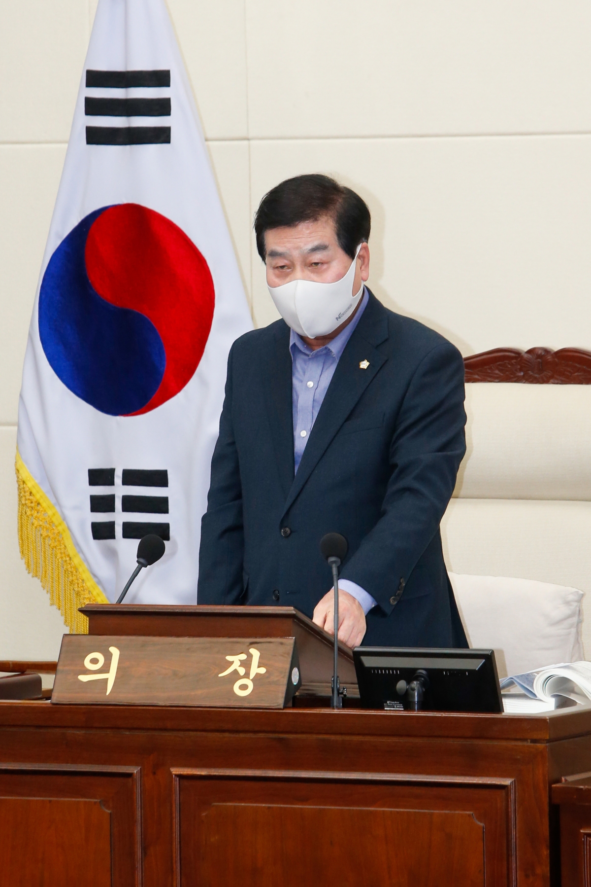 20230113-004[_P7U9092-제264회 임시회 제2차 본회의시 안주찬 의장 회의주재.jpg