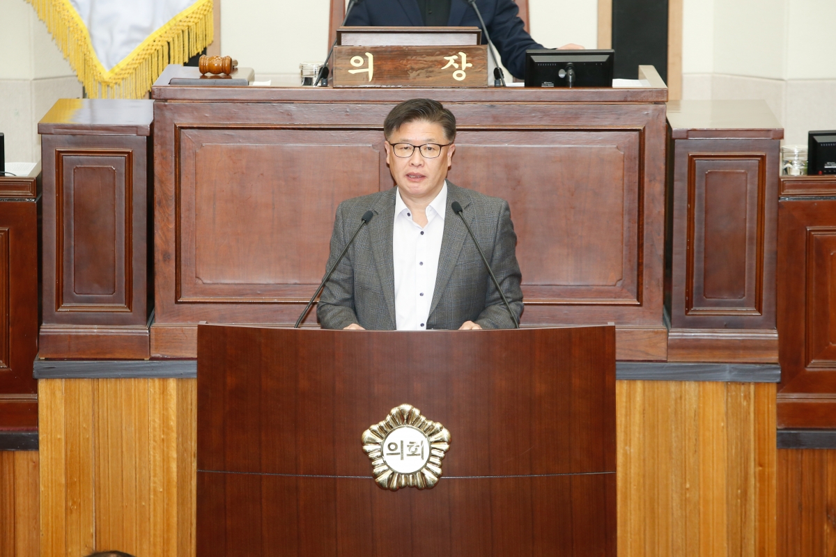 20230117-004[_P7U9273-제264회 임시회 제4차 본회의시 김낙관 의원 5분 자유발언.JPG