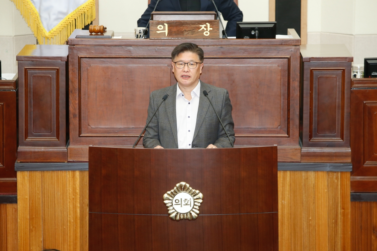 20230117-005[_P7U9274-제264회 임시회 제4차 본회의시 김낙관 의원 5분 자유발언.JPG