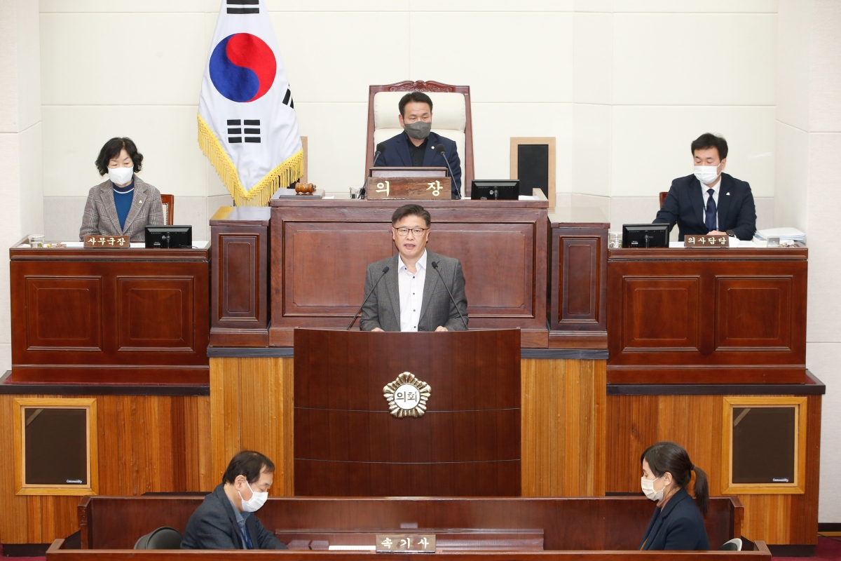 20230117-006[_P7U9277-제264회 임시회 제4차 본회의시 김낙관 의원 5분 자유발언.JPG