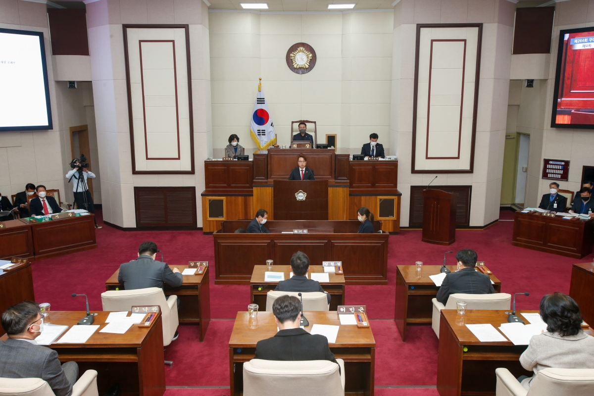 20230117-044[_P7U9370-제264회 임시회 제4차 본회의시 김민성 산업건설부위원회간사 상임위원회 활동결과보고.JPG
