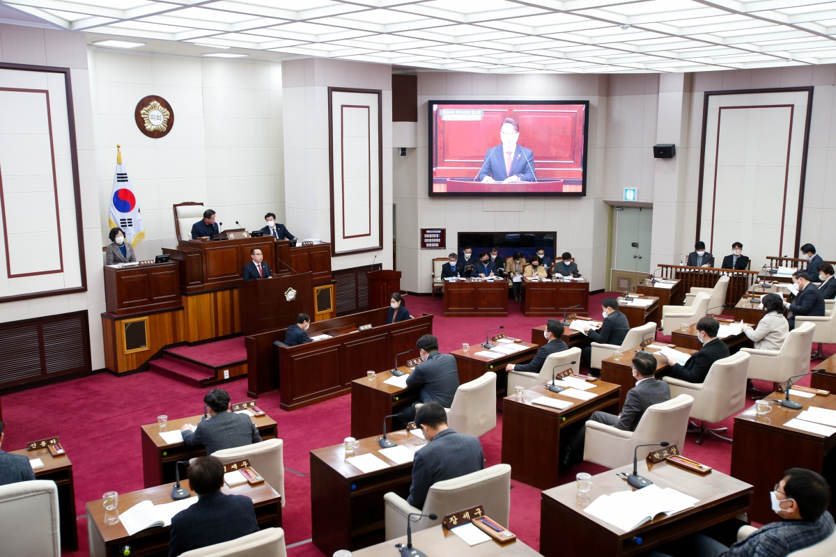 20230117-046[_P7U9376-제264회 임시회 제4차 본회의시 김민성 산업건설부위원회간사 상임위원회 활동결과보고.JPG