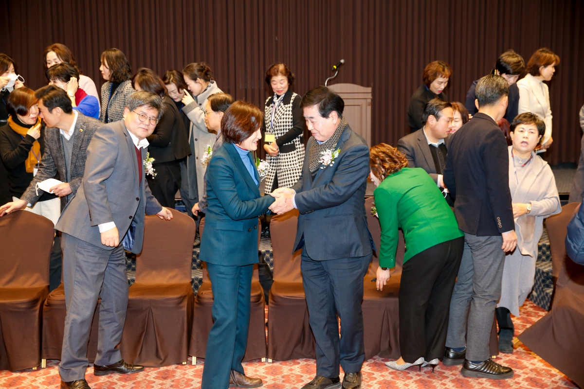 20230118-060[_P7U9650-경북여성기업인협의회 구미시지회장 이·취임식 및 제23차 정기총회.jpg