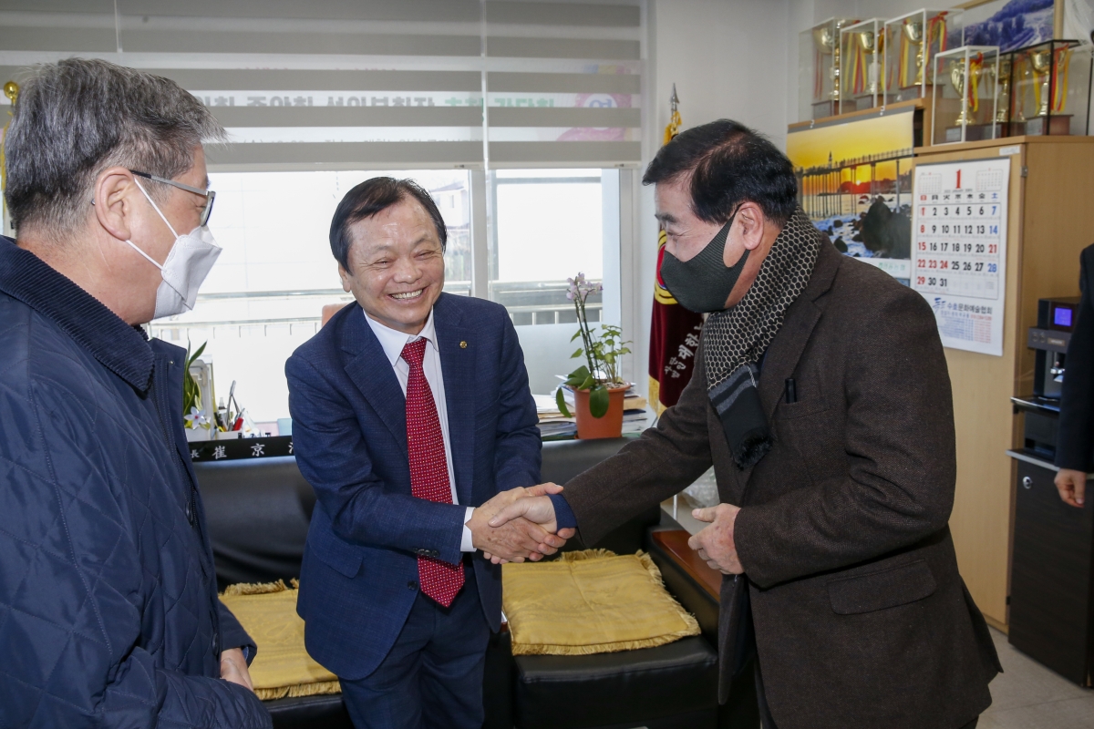 20230125-007[_P7U0249-1-대한노인회 구미시지회 신년교례회 합동세배.jpg