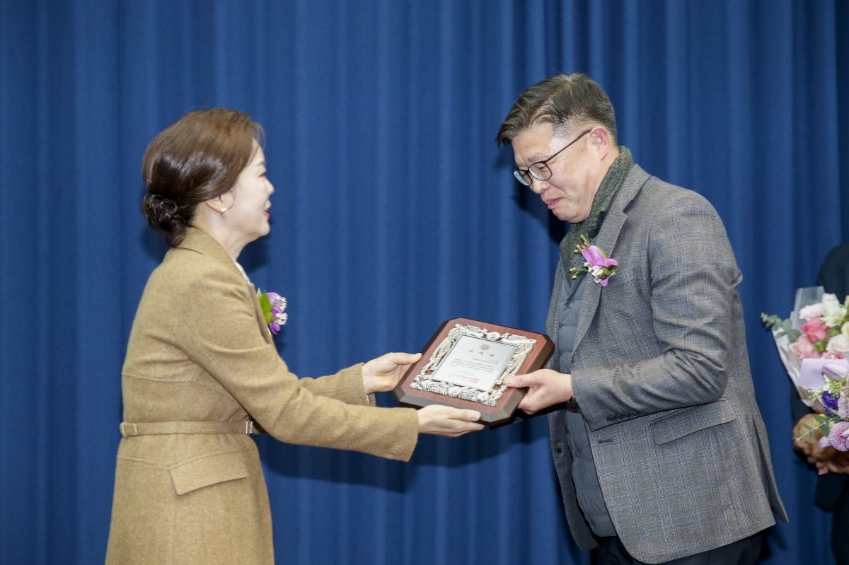20230209-059[_P7U1676-1-구미시 유치원연합회장 이·취임식.jpg