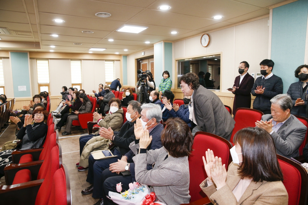 20230214-008[_P7U2059-1-한국생활개선구미시연합회 회장단 이·취임식 및 교육.jpg