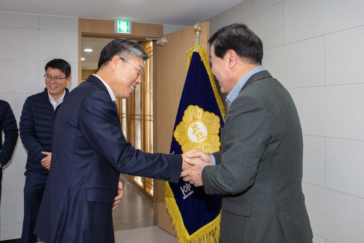 20230220-024[IMG_3786-대구은행장 의장실 방문.JPG