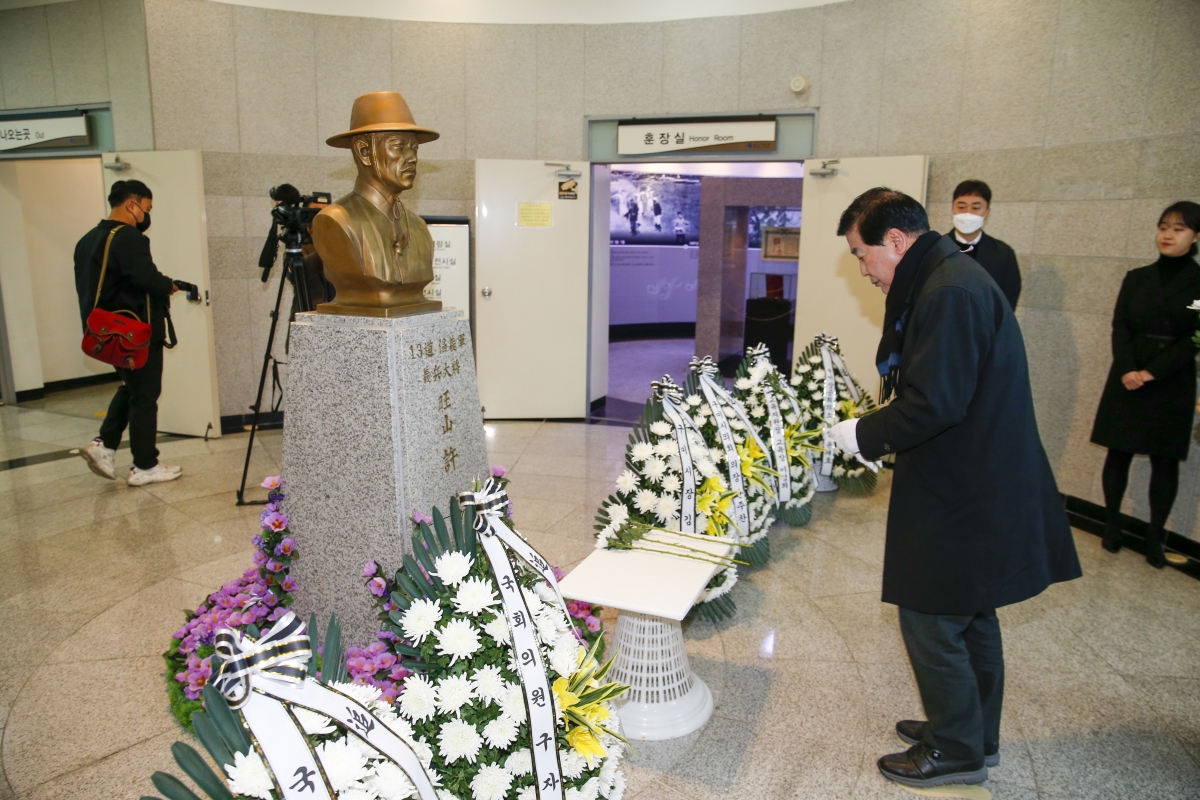 20230301-025[_P7U3239-1-3·1절 기념 왕산 허위 선생 추념.jpg
