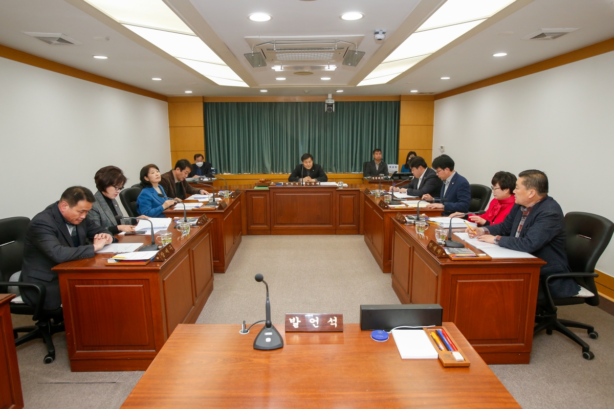 20230303-009[_P7U3531-구미시의회 의원연구단체 심의위원회 활동.JPG