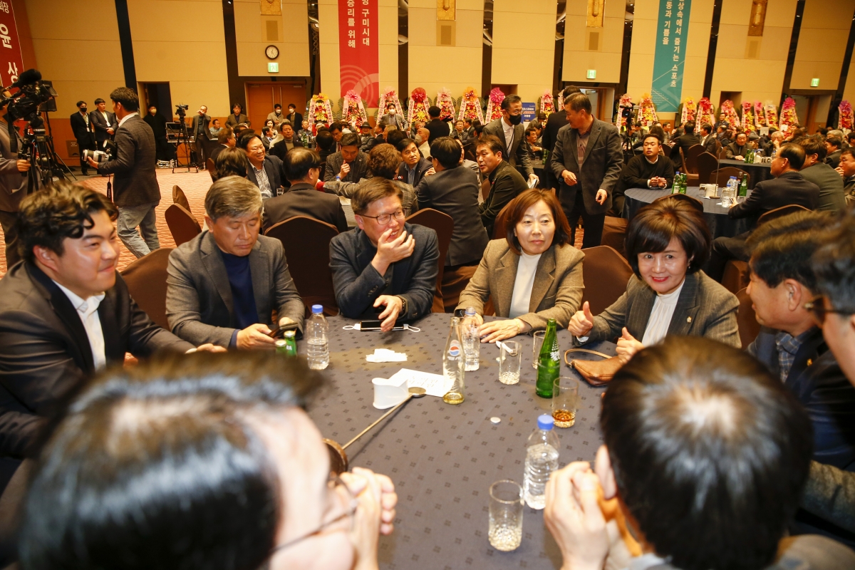 20230307-008[_P7U3611-1-구미시 체육회장 이·취임식.jpg