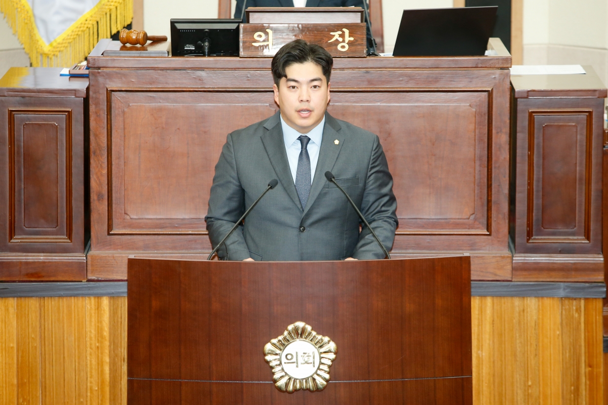 20230310-012[_P7U3805-제265회 임시회 제1차 본희의시 김정도 의원 5분 자유발언 복사.jpg