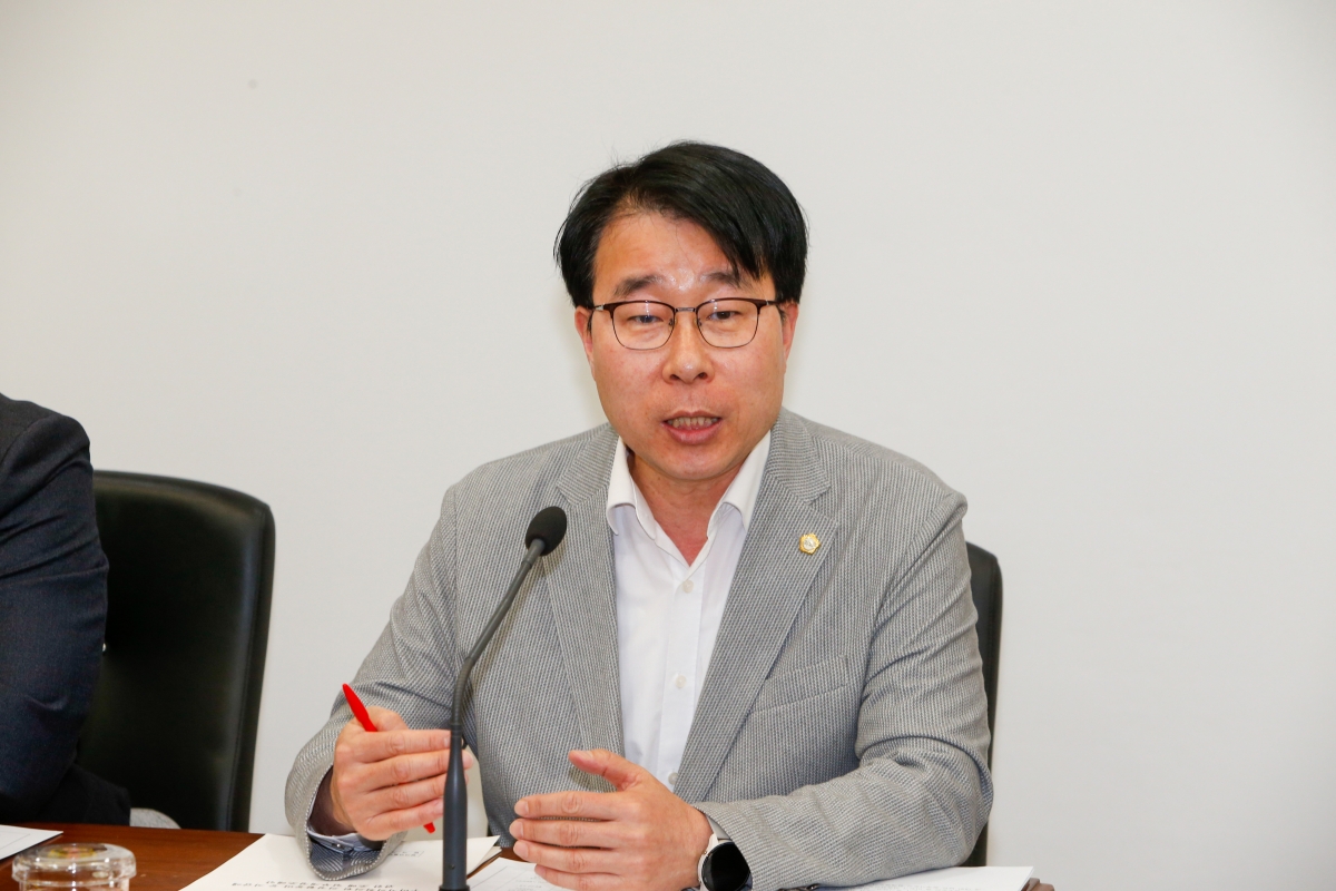 20230313-013[_P7U4352-제265회 임시회 의회운영위원회 조례안 심사활동.JPG